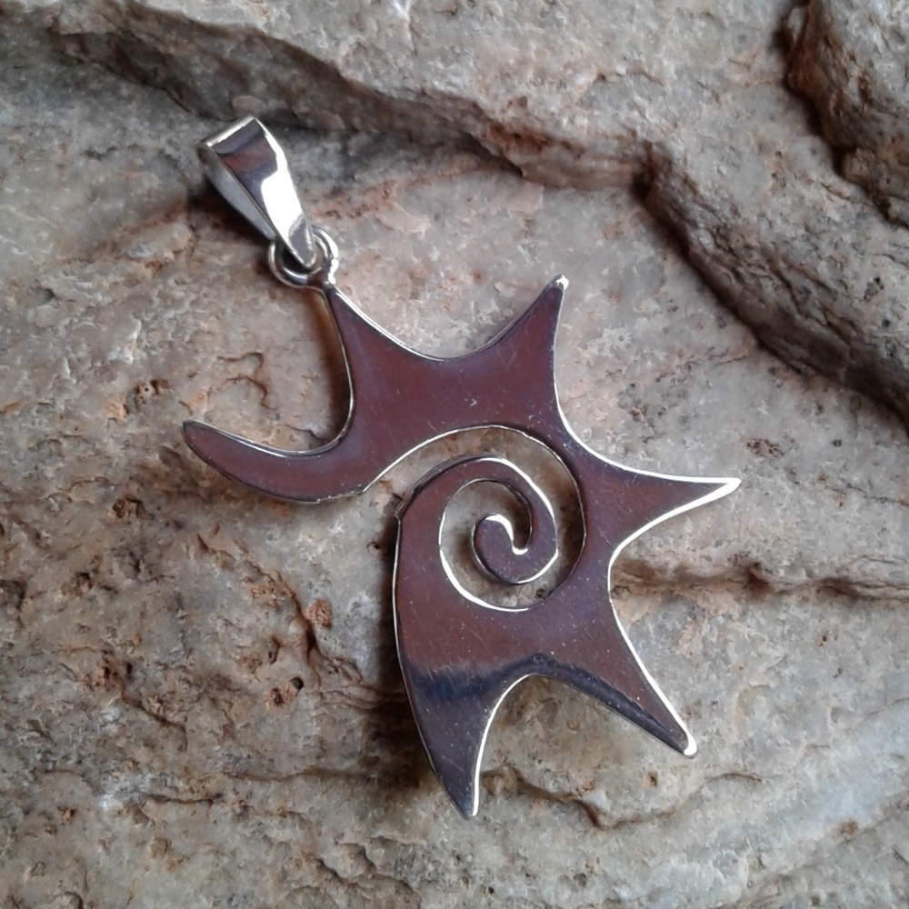 Sterling silver SUN PENDANT - Picture 2 of 12